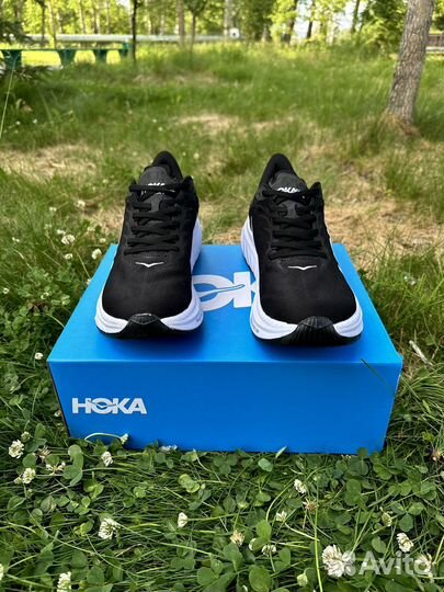 Беговые кроссовки hoka