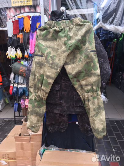 Костюм по цвету мох