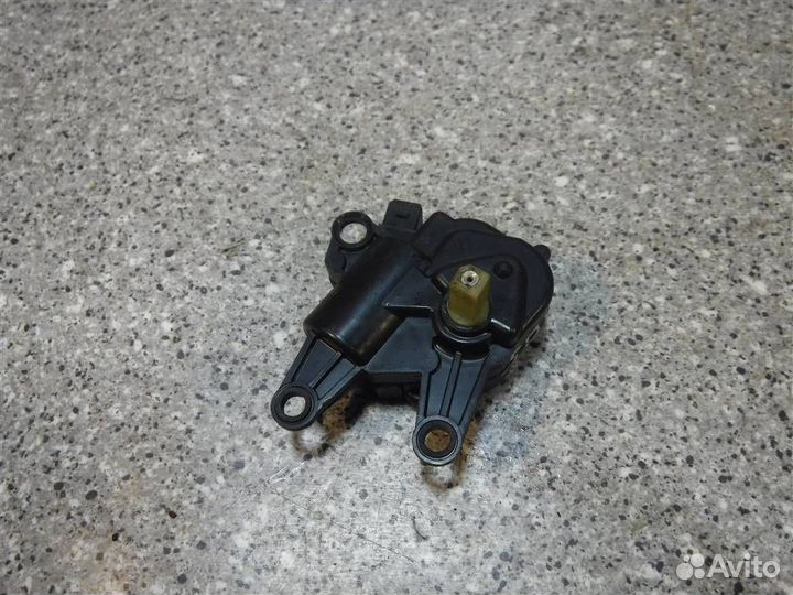 Моторчик заслонки отопителя газ 31105