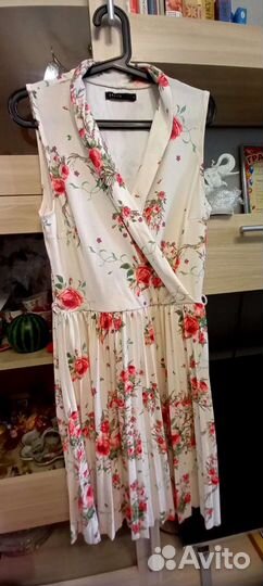 Платье нарядное фирмы Моhito. Размер 42-44