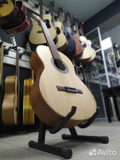 Классическая гитара Alhambra Open Pore Z-Nature