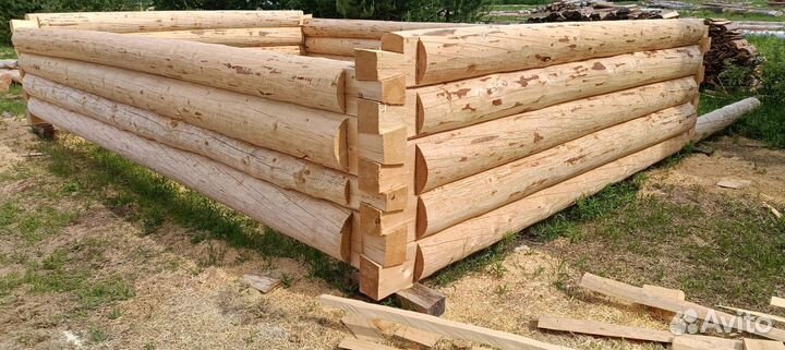 Сруб дома и бани