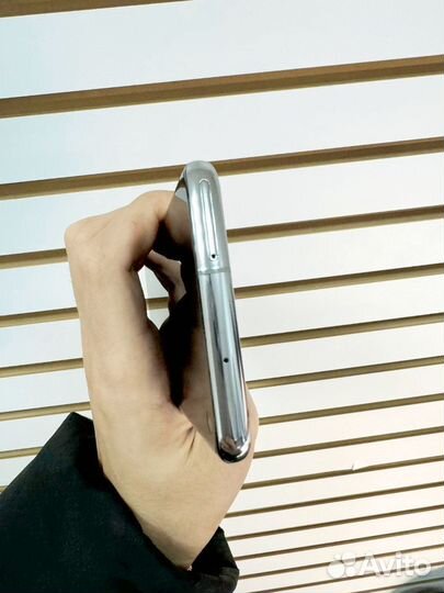 Samsung Galaxy S10, 8/128 ГБ