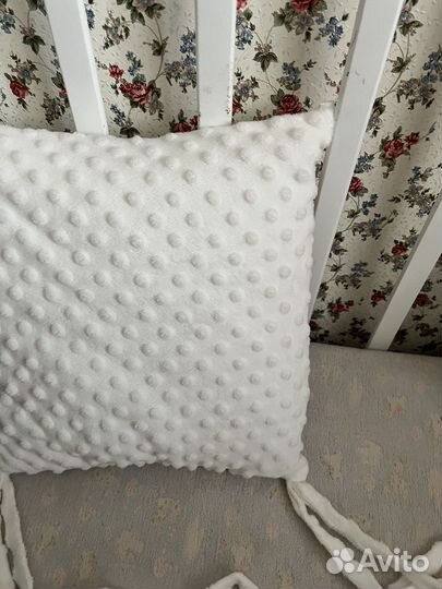Бортики подушки в кроватку