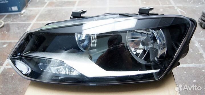 Фара VW Polo 5 левая / правая