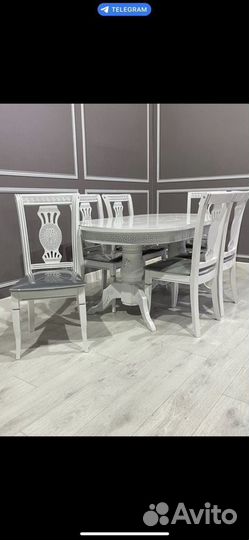 Столы и стулья