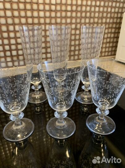 Бокалы для вина и шампанского