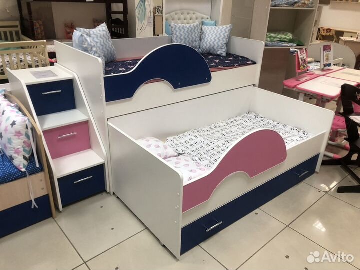 Детская двухъярусная кровать