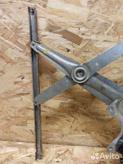 Стеклоподъемник передний левый Corolla E150, Auris