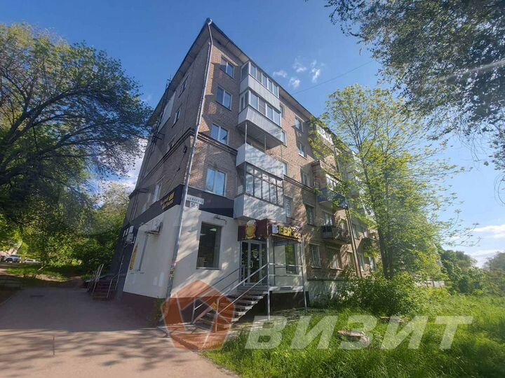 Помещение с панорамным остеклением и ремонтом