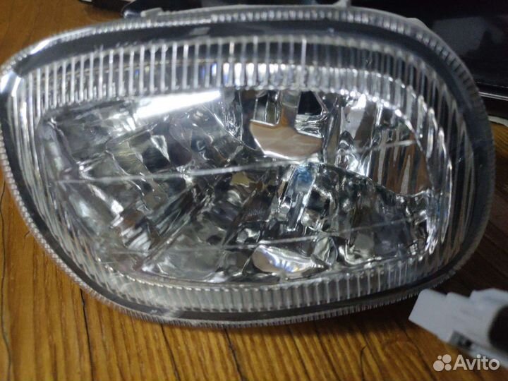 Carina211.противотуманки на бампере