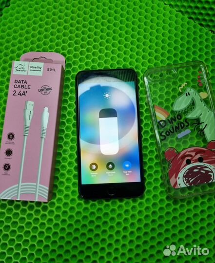 iPhone 8 Plus, 64 ГБ