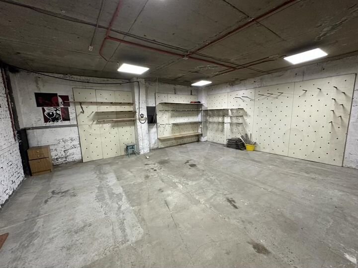 Гараж, > 30 м²