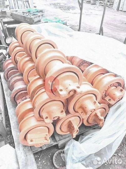 Каток опорный 81E9-17020