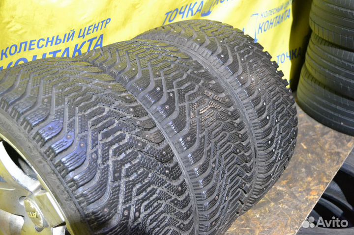 Goodyear UltraGrip 500 235/45 R17