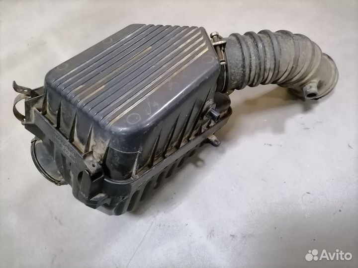 Корпус воздуш.фильтра Toyota Sprinter Carib II