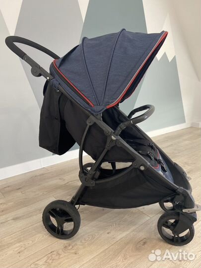 Коляска прогулочная
