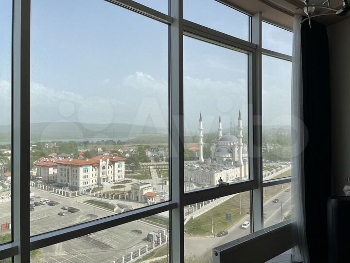 2-к. квартира, 68 м², 13/17 эт.