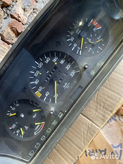 Щиток приборов на Mercedes w124