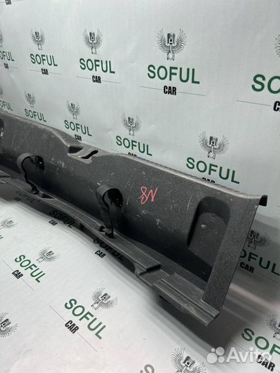 Накладка замка багажника задняя Toyota Auris 2010