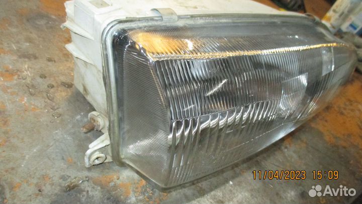 Фара правая (дефекты) Toyota Sprinter E100