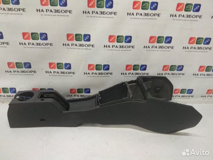 Консоль между сидений Opel Astra H 1.3 2008