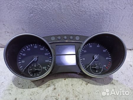 Панель приборов A1645404847