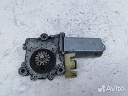 Моторчик переднего левого стеклоподъемника A004820