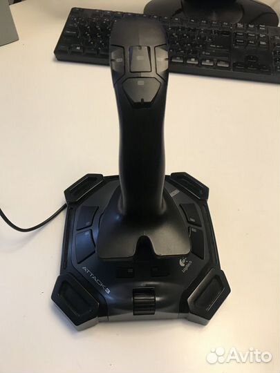 Лётный джойстик Logitech Attack 3