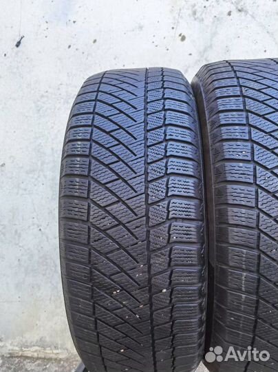 Continental ContiVikingContact 6 225/60 R18 104T