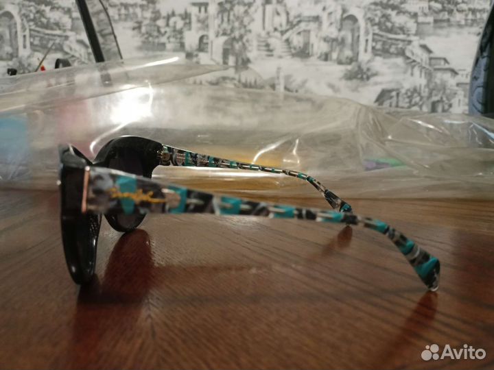 Солнцезащитные очки женские брендовые