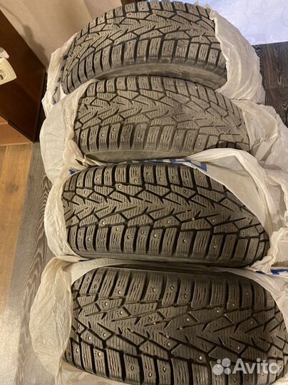 Nokian Tyres Hakkapeliitta 7 215/65 R16