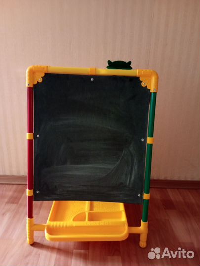 Мольберт Ника