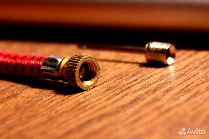 Игла для накачки мяча в наборе с насосом