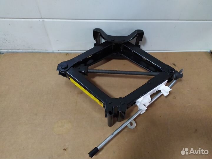 Домкрат Форд Фокус 2