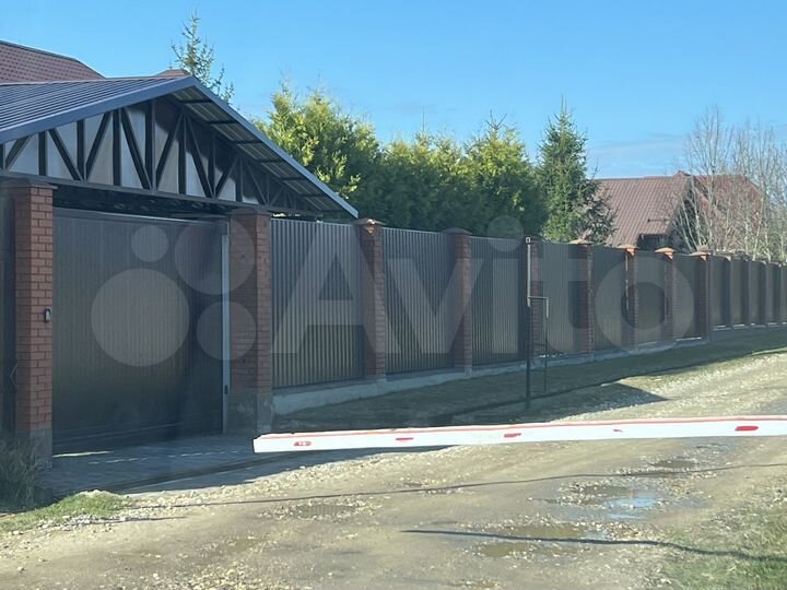 Дом 280 м² на участке 15 сот.