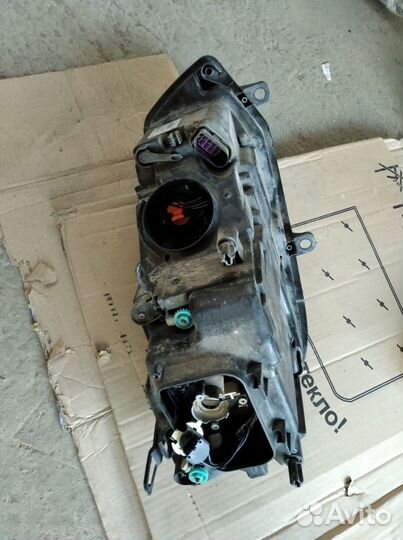 Фара левая VW Touareg 2010-2014 галоген