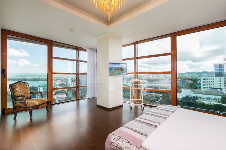 2-к. квартира, 124 м², 11/12 эт.