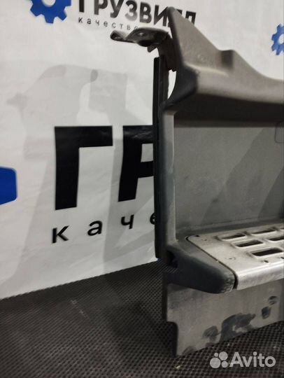 Корпус подножки левый Volvo FMX 82644146