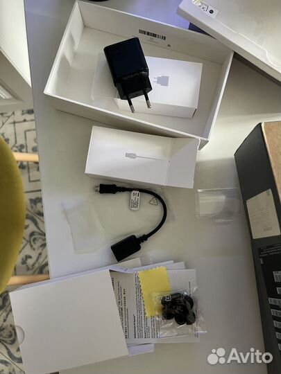 Коробка и аксессуары Sony Xperia Z5 premium dual