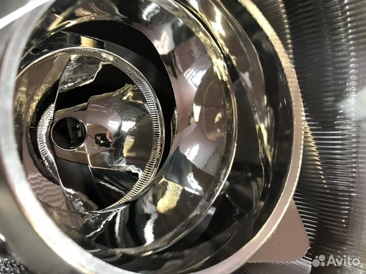 Фара передняя правая Nissan Qashqai j10