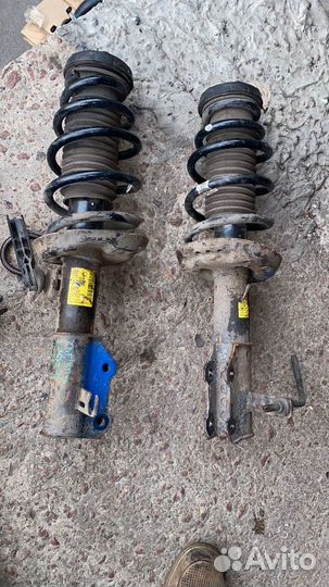 Стойки амортизаторов в сборе Опель Зафира С