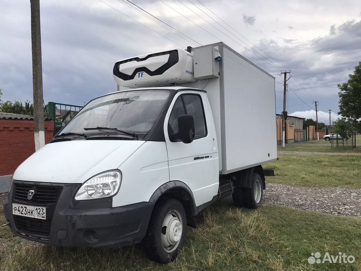 Аренда машины с холодильной камерой для свадеб