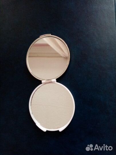 Зеркальце карманное, складное, б/у