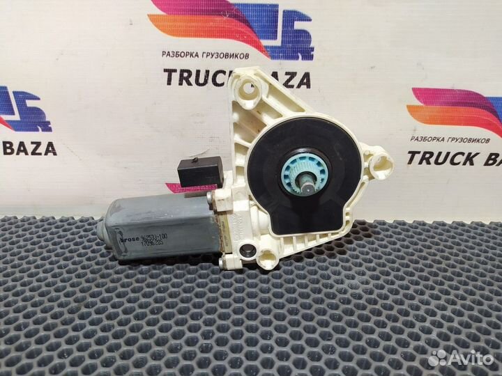 Моторчик стеклоподъемника правый