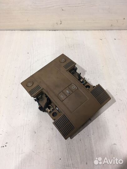 Плафон подсветки салона Ауди A8 D3