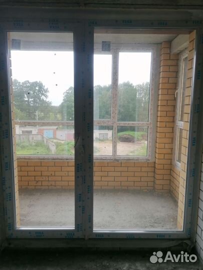 Балконная дверь с окном