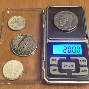 весы для взвешивания золотых монет