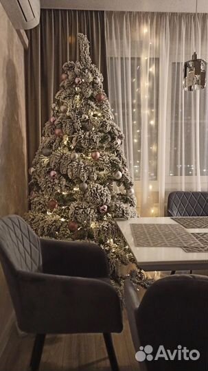 Елка искусственная заснеженная 210