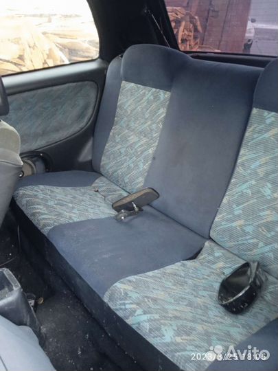 Передние сиденья от купе suzuki baleno в сборе